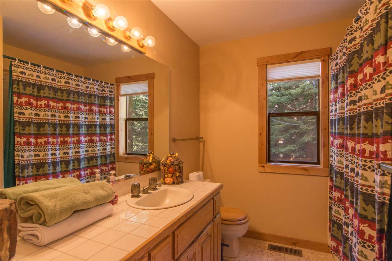 11591 Chamonix Road, Unit 2 Truckee, CA 96161 - Photo 11 of 14 Gallery Image 11