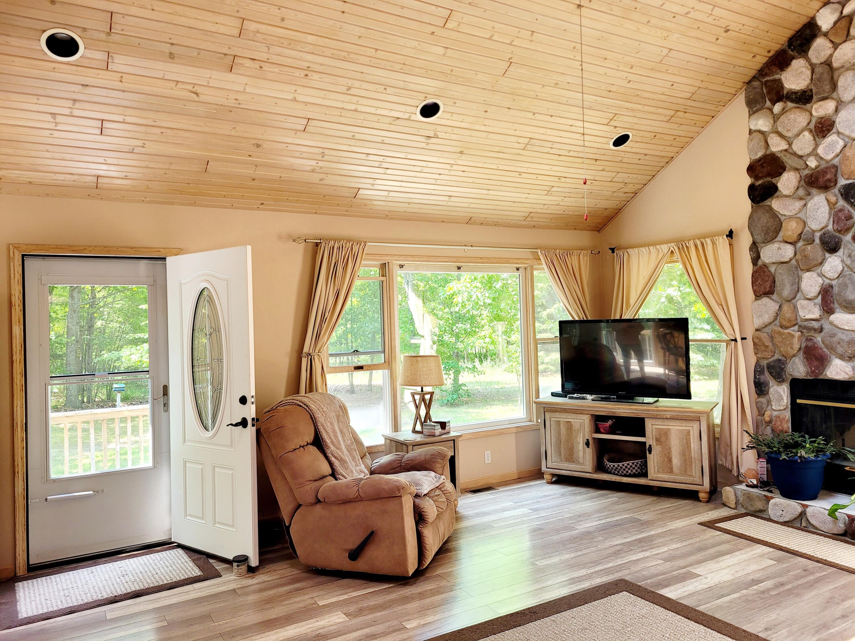 5822 East Numbers Road Cheboygan, MI 49721 - Photo 10 of 52 Gallery Image 10