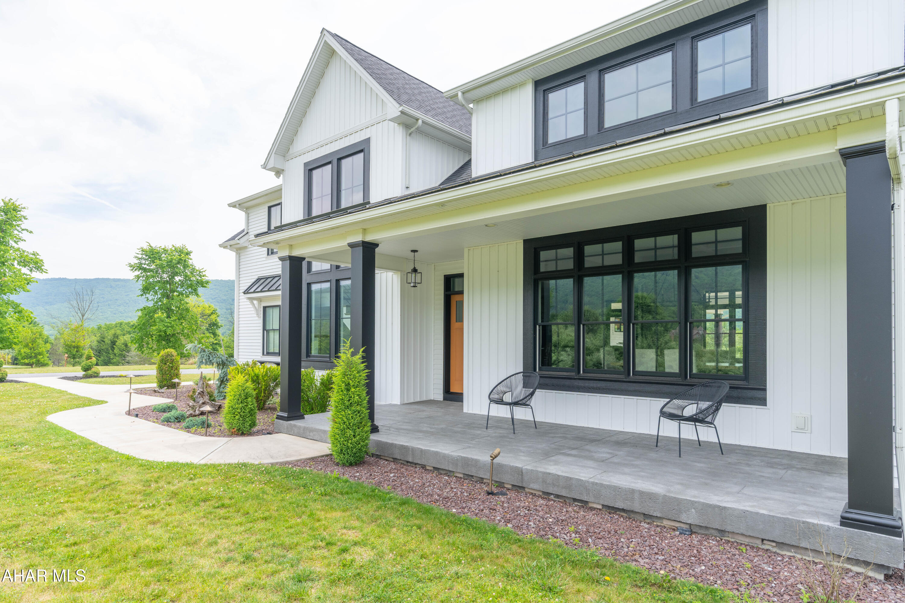 102 Middle Ridge Road Hollidaysburg, PA 16648 - Photo 3 of 82