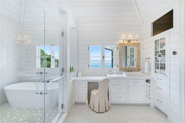 $12,000,000 | 85 Nayatt Road, Barrington, RI 02806