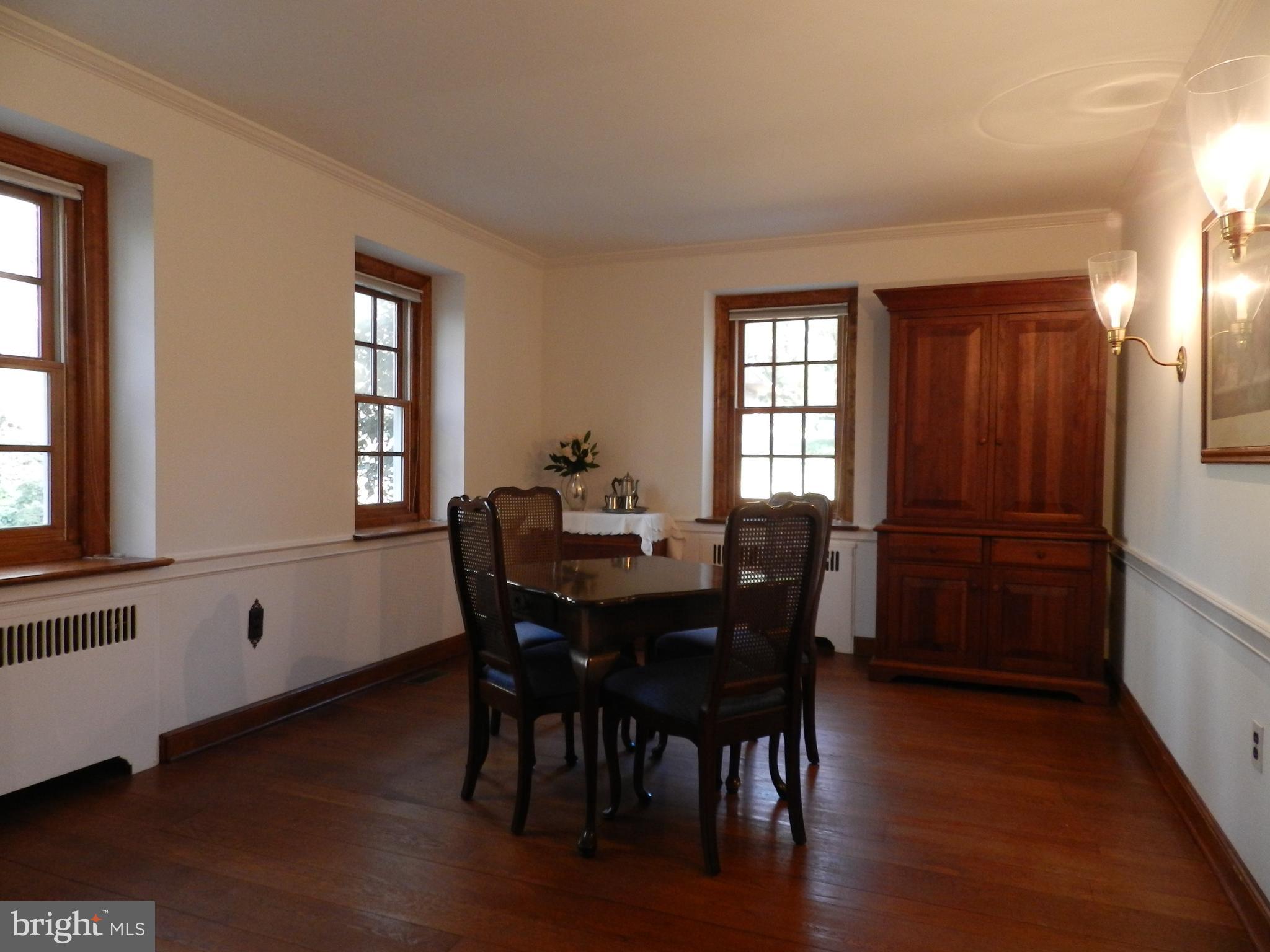 41 Boot Road Newtown Square, PA 19073 - Photo 35 of 84 Sconces & deep windowsills in Dining Rm