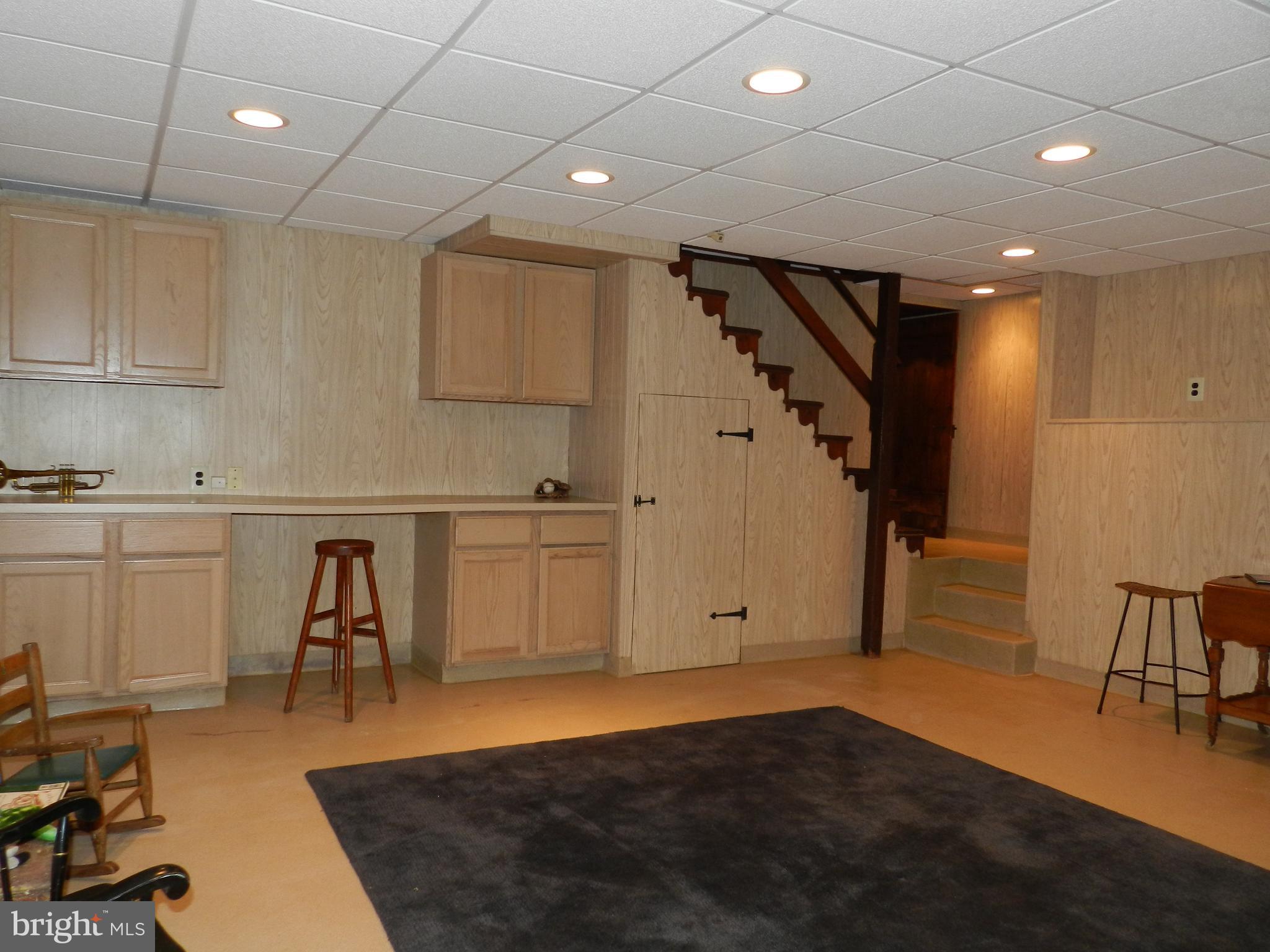 41 Boot Road Newtown Square, PA 19073 - Photo 46 of 84 Craft area by blt-in shelf & cabinets