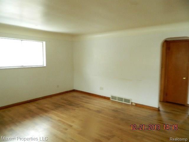 300 Goodell Street River Rouge, MI 48218 - Photo 6 of 26 LV.jpg