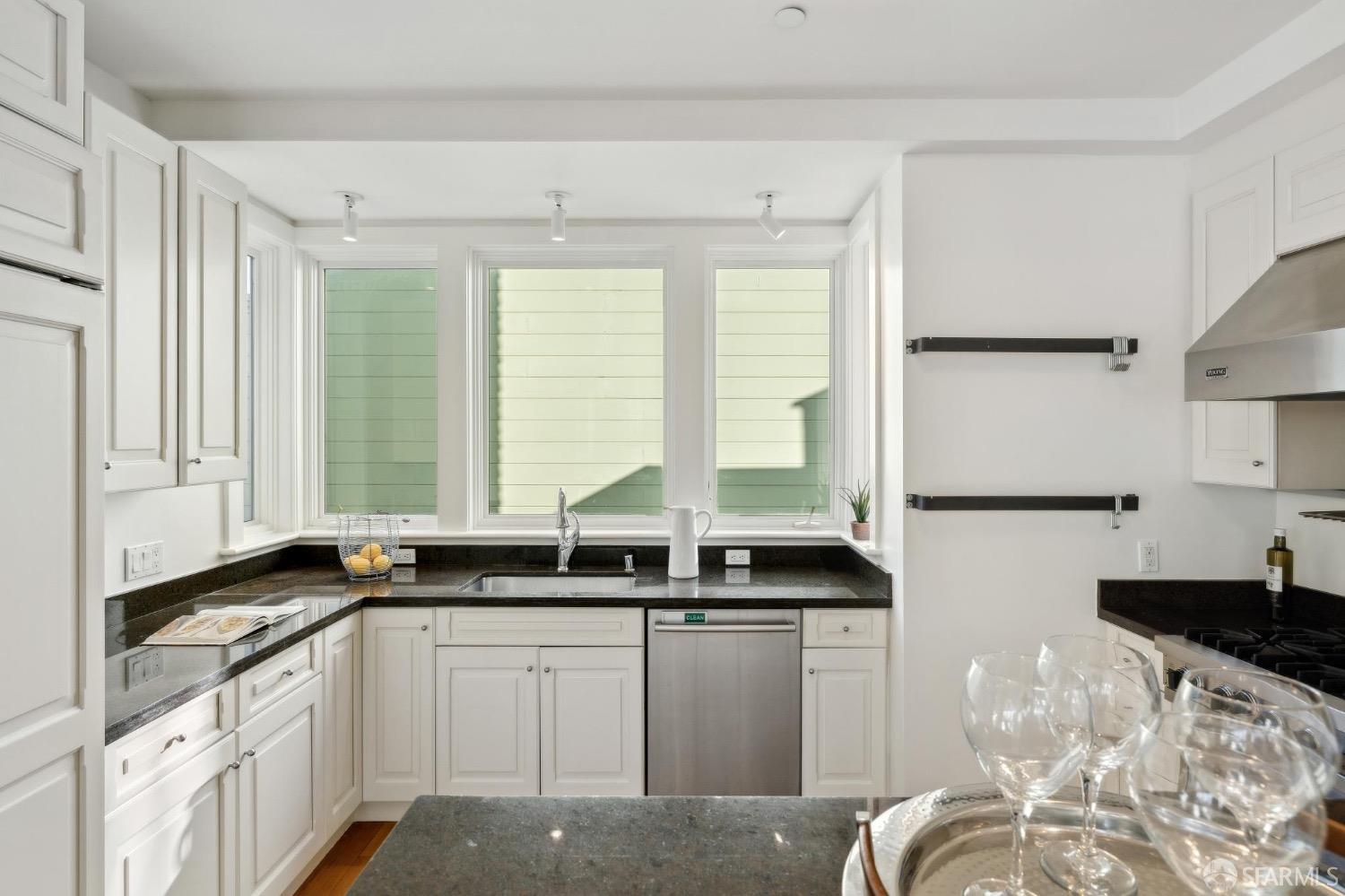 286 Willard North San Francisco, CA 94118 - Photo 24 of 45