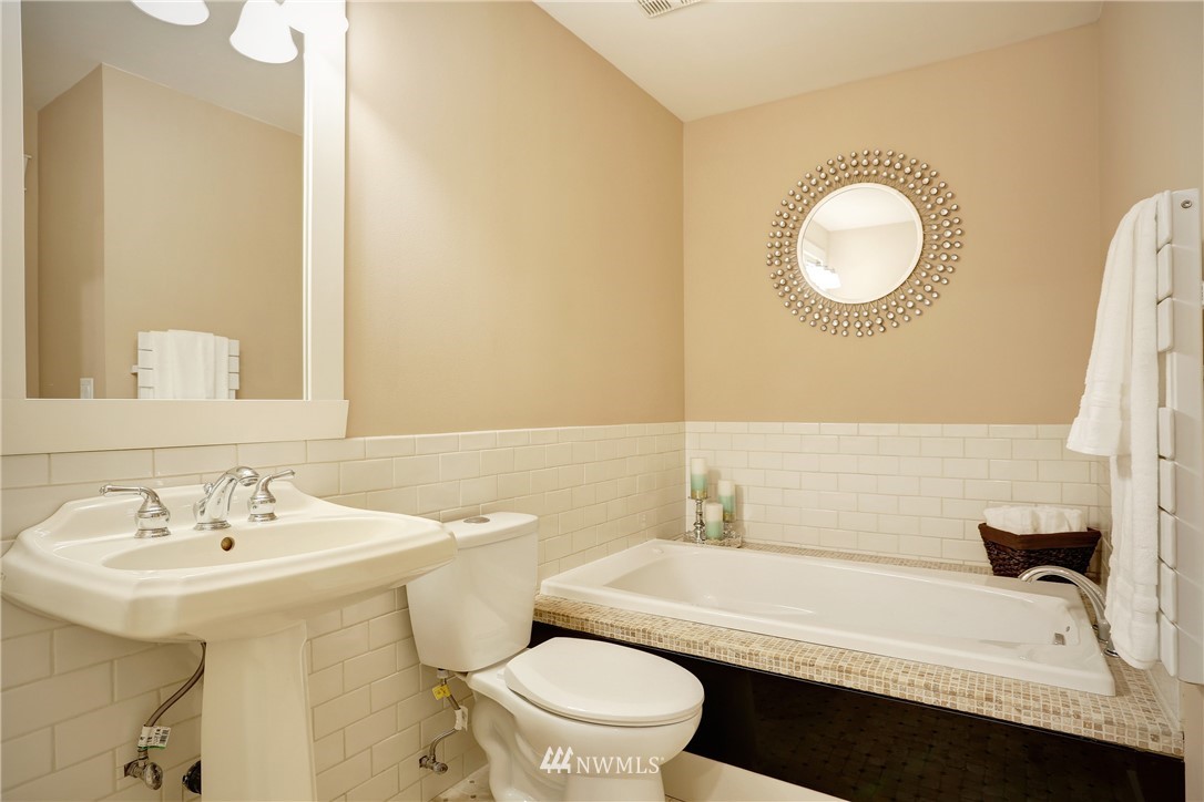19420 Southeast 174th Street Renton, WA 98058 - Photo 12 of 25 Gallery Image 12