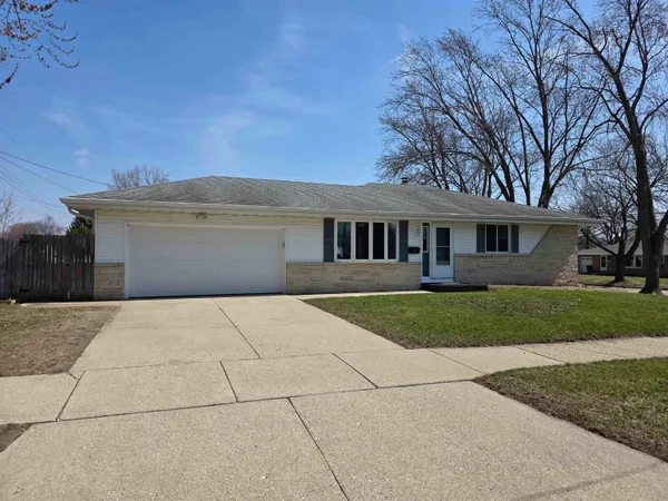 $299,000 | 1841 South Walnut Street, Janesville, WI 53546