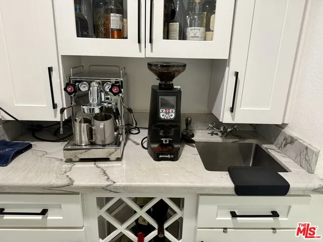 $6,675 | 6479 Bradley Place, Los Angeles, CA 90056