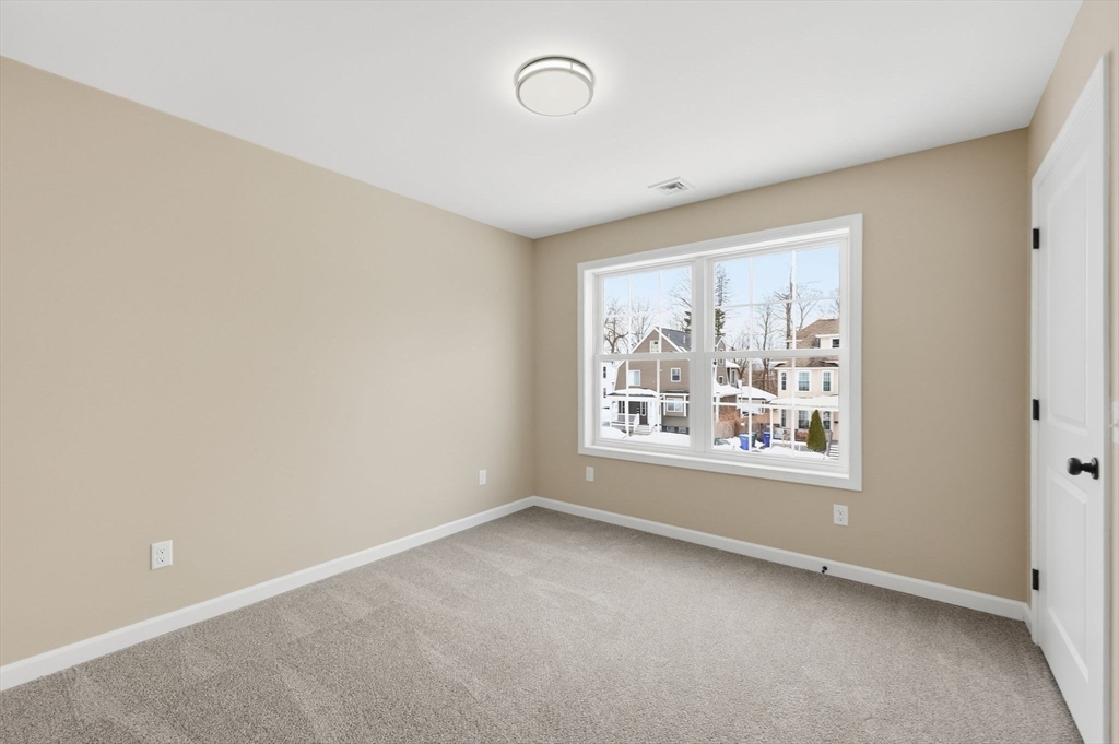 43-45 Leyfred Terrace Springfield, MA 01108 - Photo 15 of 35