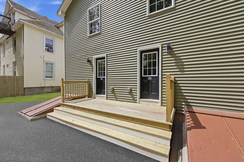 43-45 Leyfred Terrace Springfield, MA 01108 - Photo 32 of 35