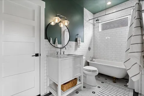 $1,100,000 | 2926 West Lyndale Street, Chicago, IL 60647