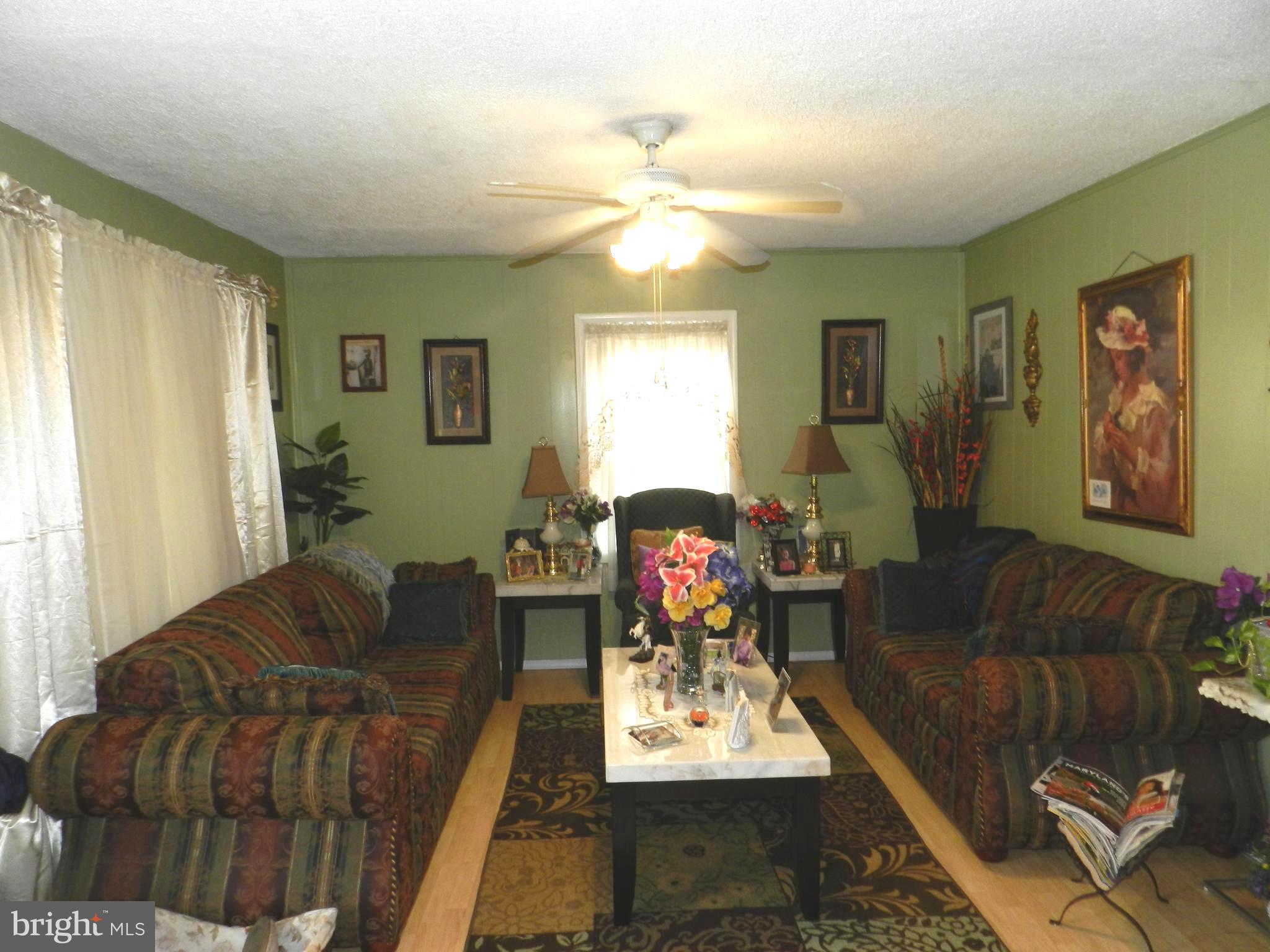 4814 Edmonston Road Hyattsville, MD 20781 - Photo 8 of 43 Living Room