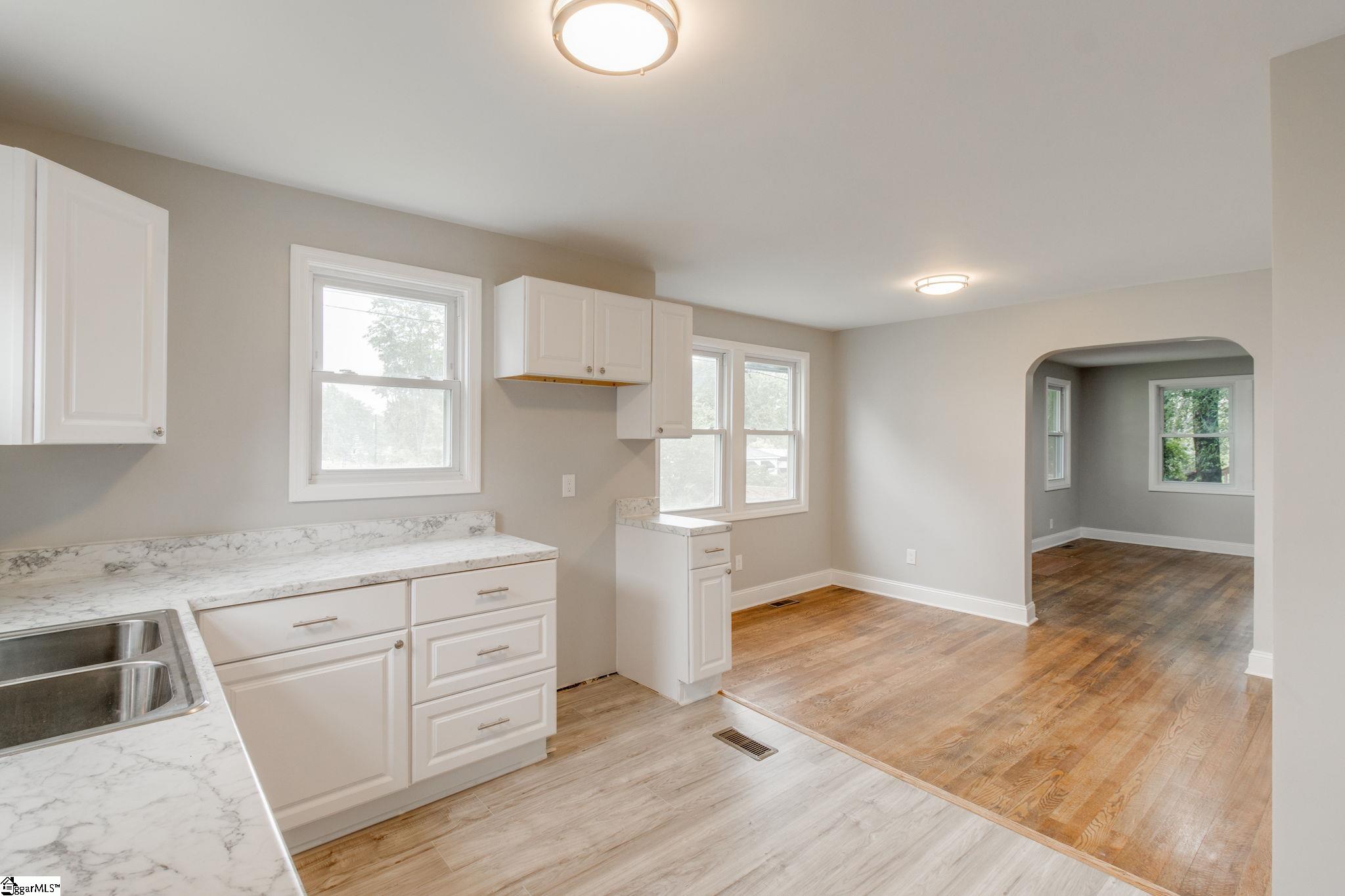 15 Ellison Street Greenville, SC 29607 - Photo 13 of 25 Gallery Image 13