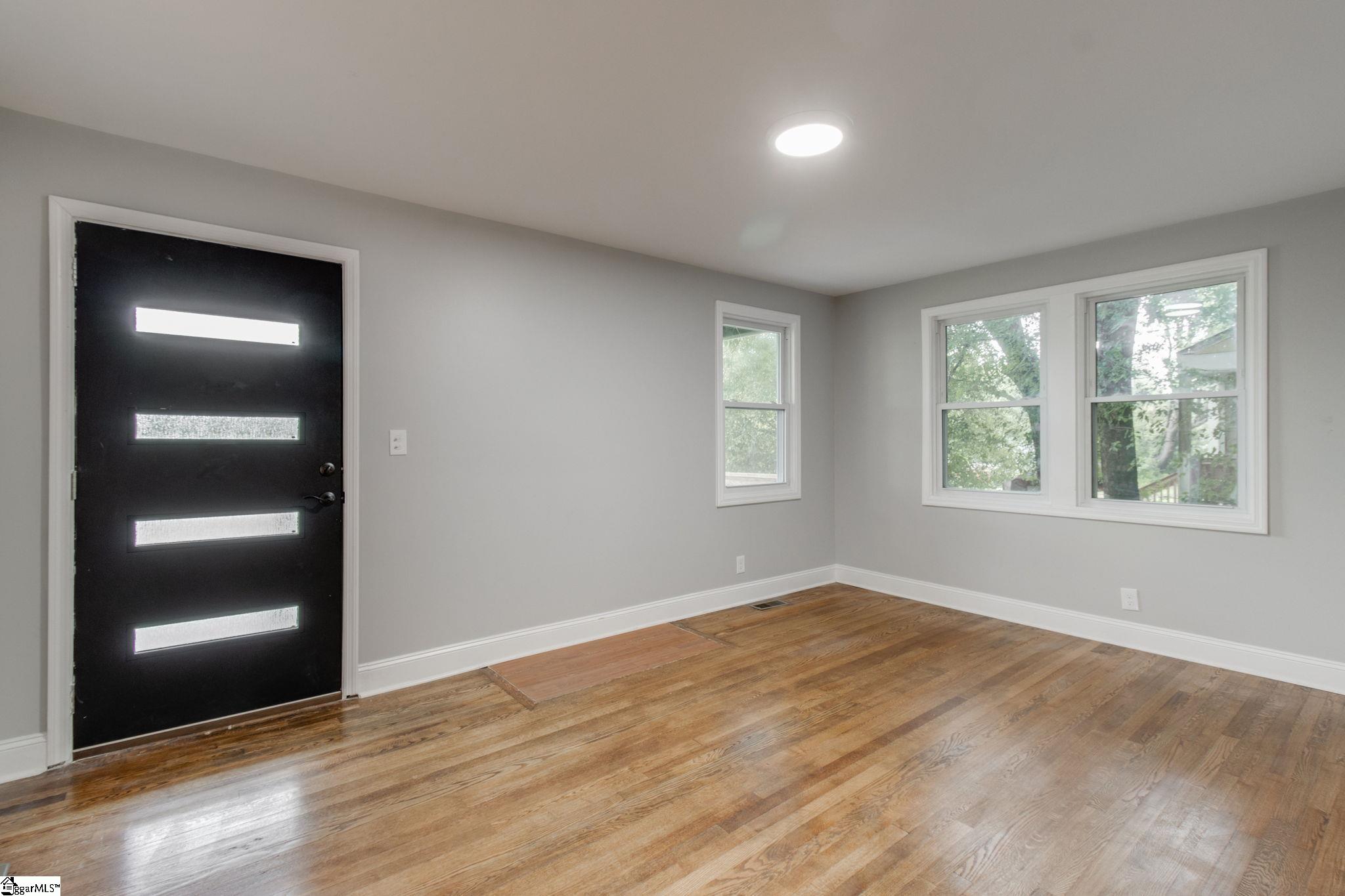 15 Ellison Street Greenville, SC 29607 - Photo 5 of 25 Gallery Image 5