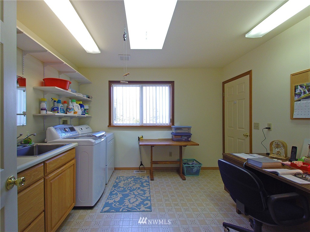 93 Thunder Road Port Angeles, WA 98362 - Photo 16 of 25 Gallery Image 16