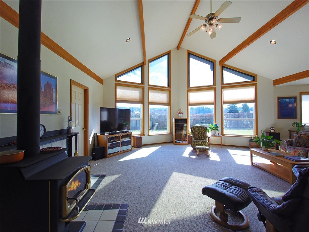 93 Thunder Road Port Angeles, WA 98362 - Photo 4 of 25 Gallery Image 4
