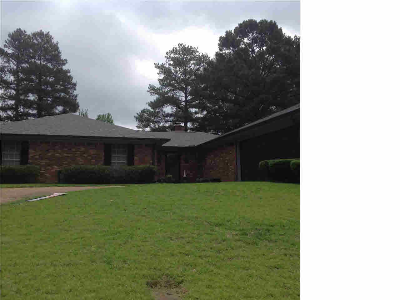 7056 Edgewater Drive Ridgeland, MS 39157 - Photo 1 of 15 front view