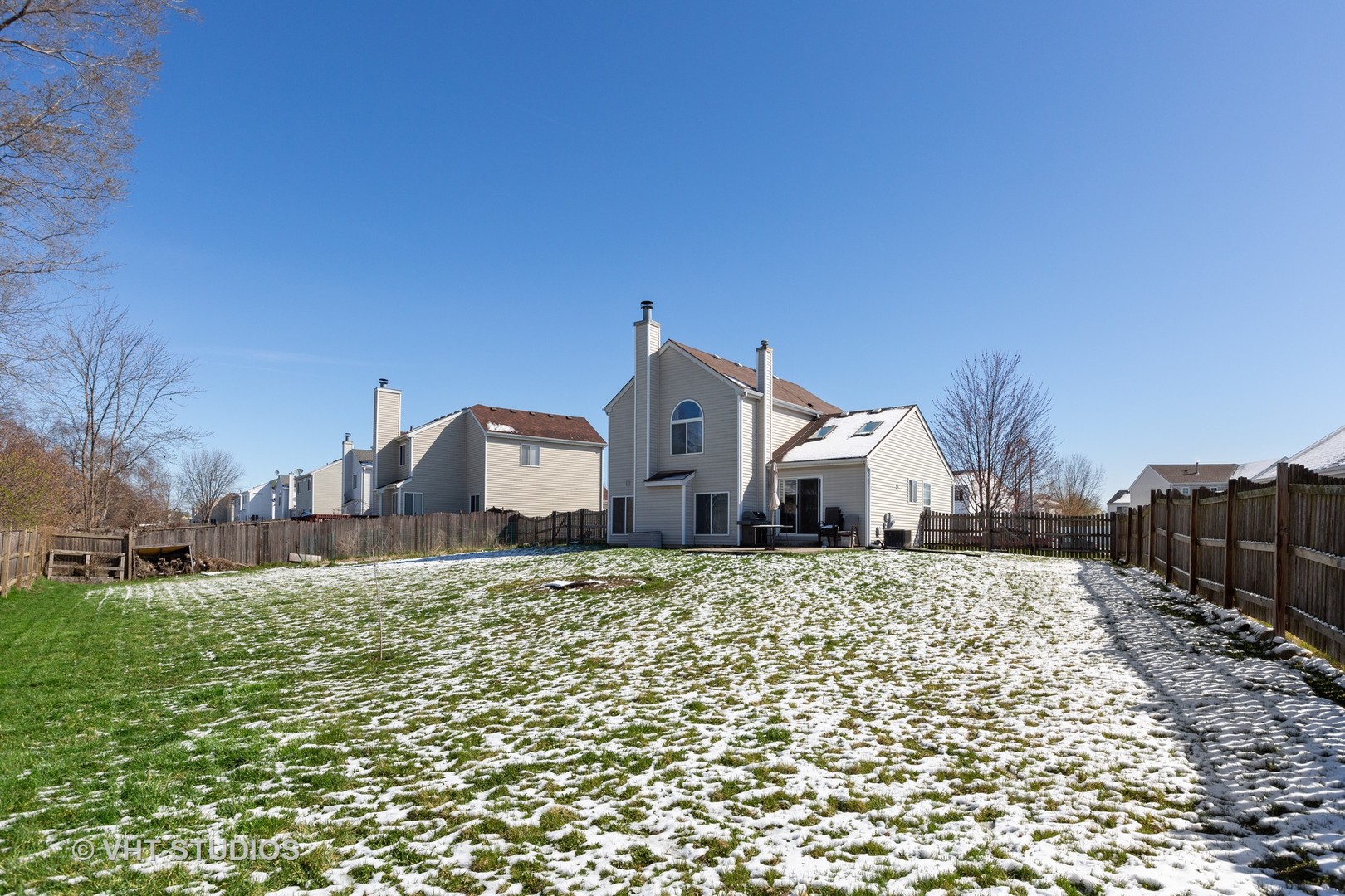 1003 Greenleaf Drive Joliet, IL 60436 - Photo 10 of 10 a house with a outdoor space