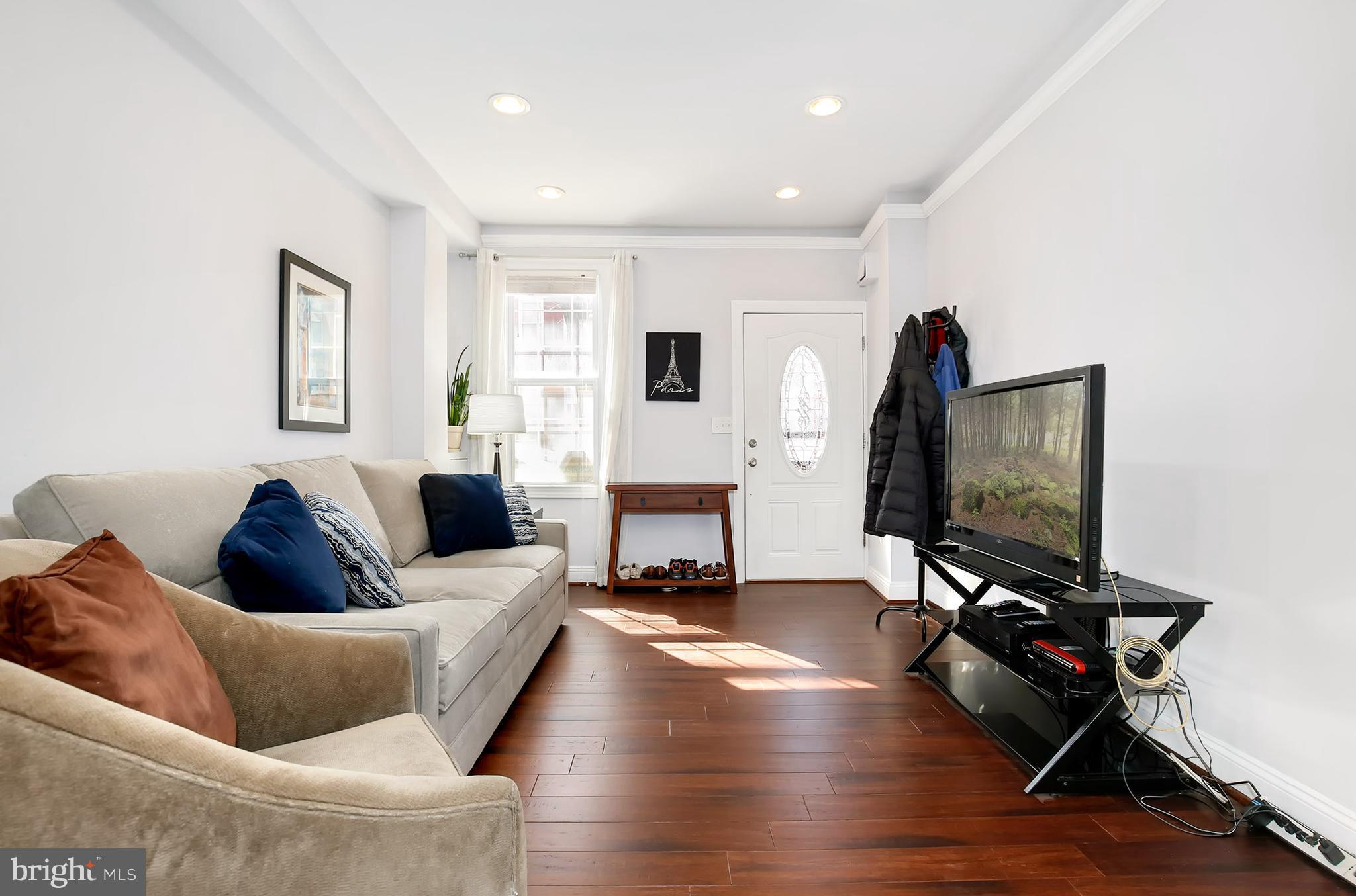 1666 Kramer Street Northeast Washington, DC 20002 - Photo 6 of 24 Living Room