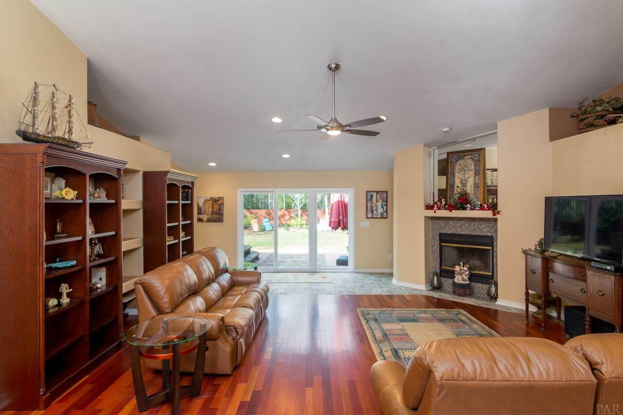 2382 Cove Road Navarre, FL 32566 - Photo 4 of 41