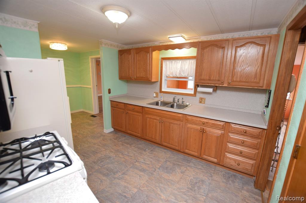 2483 East Mt Morris Road Mount Morris, MI 48458 - Photo 3 of 29