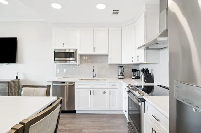 $1,395,700 | 204 Henderson Resort Way, Unit 3204, Destin, FL 32541