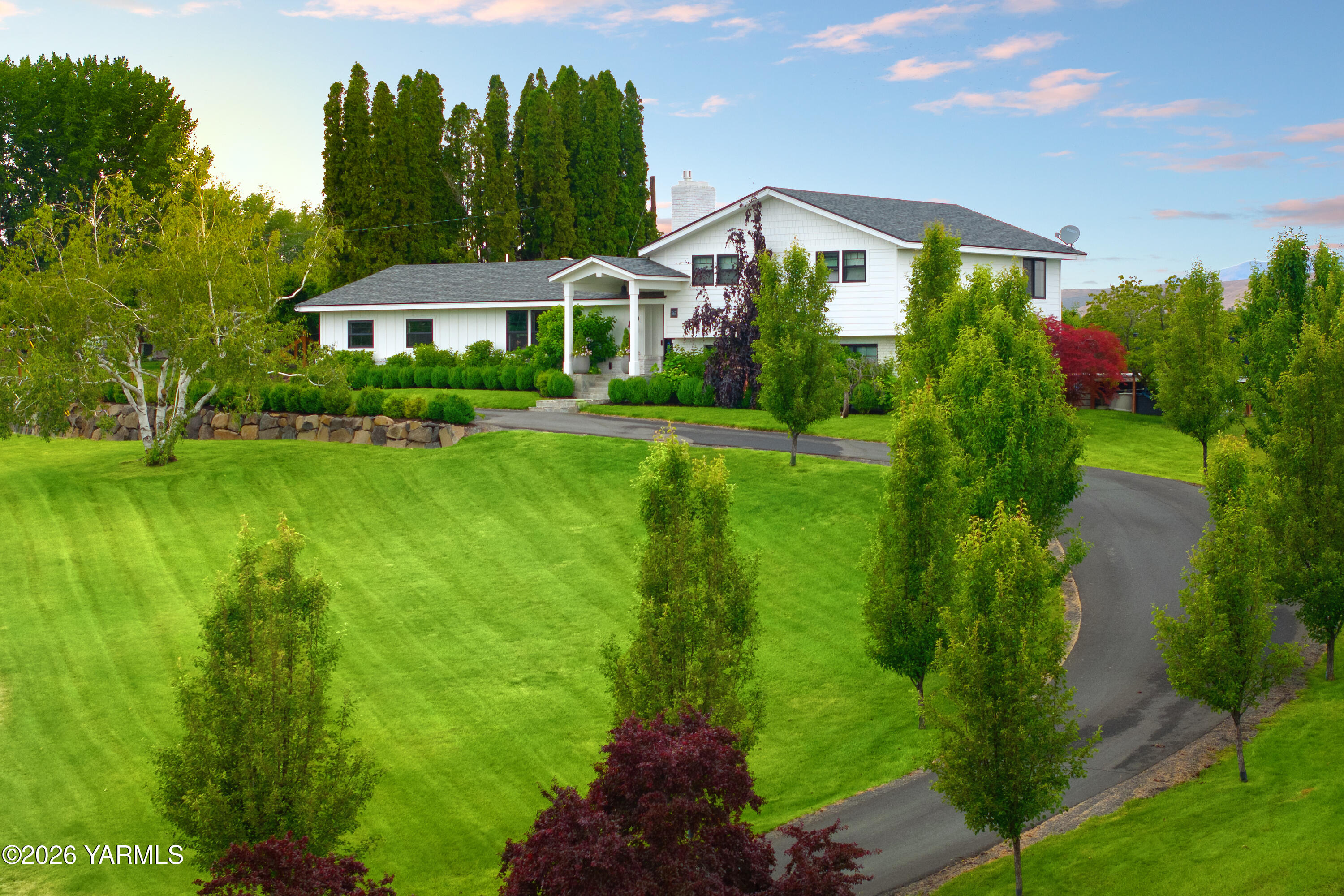 367 Baker Road Selah, WA 98942 - Photo 49 of 51 Front
