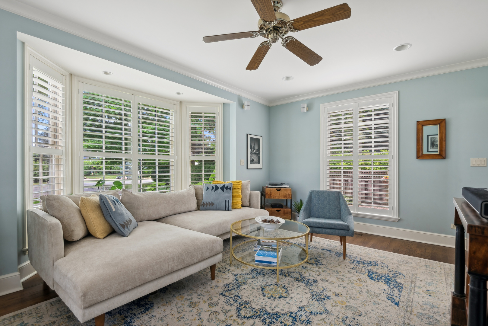 1249 Ridge Road Wilmette, IL 60091 - Photo 9 of 43 a living room with furniture and windows