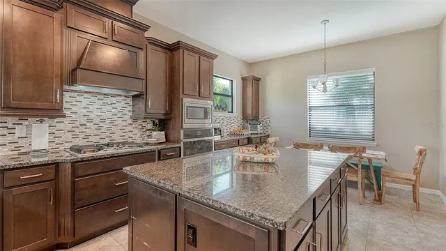 $1,100,000 | 5723 Title Row Drive, Bradenton, FL 34210