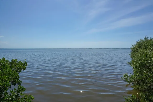 $1,100,000 | 5723 Title Row Drive, Bradenton, FL 34210