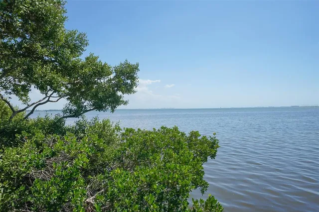 $1,100,000 | 5723 Title Row Drive, Bradenton, FL 34210