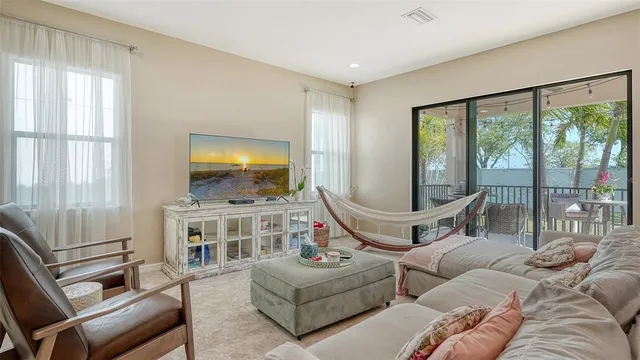 $1,100,000 | 5723 Title Row Drive, Bradenton, FL 34210