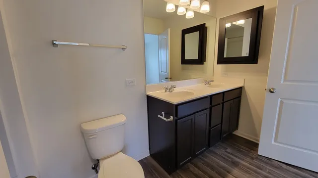 $2,795 | 200 Goldenrod Drive, Elgin, IL 60124