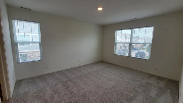 $2,795 | 200 Goldenrod Drive, Elgin, IL 60124