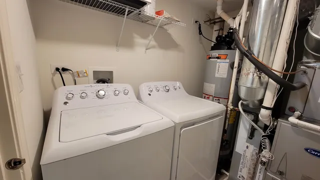 $2,795 | 200 Goldenrod Drive, Elgin, IL 60124