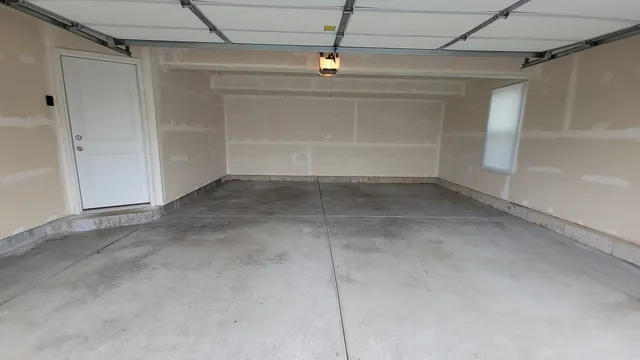 $2,795 | 200 Goldenrod Drive, Elgin, IL 60124