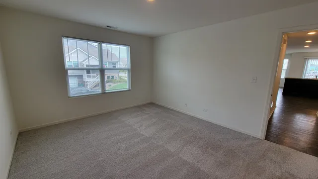 $2,795 | 200 Goldenrod Drive, Elgin, IL 60124