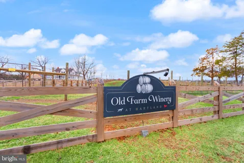 $1,749,828 | 23932 Nightsong Court, Aldie, VA 20105