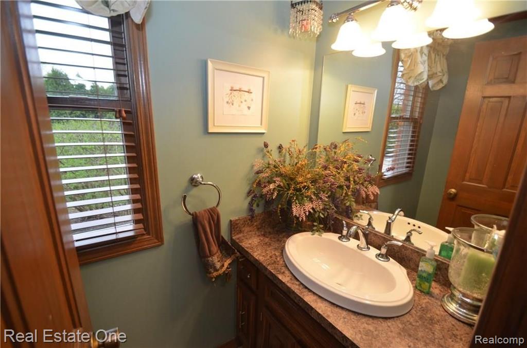 1007 Hidden Lane Rochester Hills, MI 48309 - Photo 26 of 61