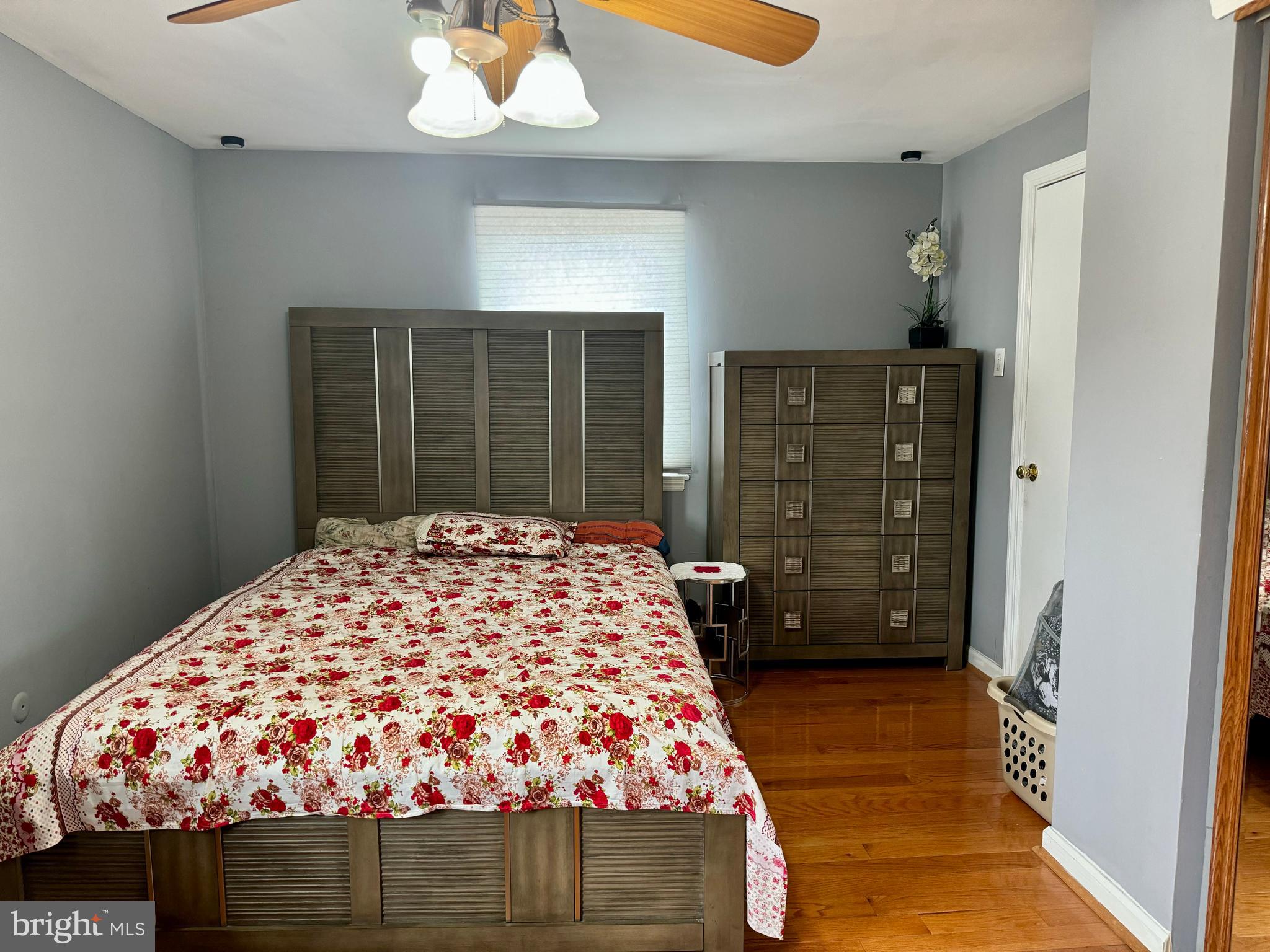 10100 Galahad Road Philadelphia, PA 19116 - Photo 15 of 17 a bedroom with a bed and a dresser