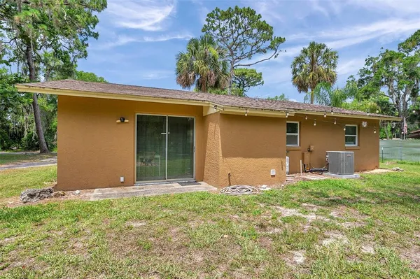 $2,000 | 3371 North Bay Avenue, Crystal River, FL 34428