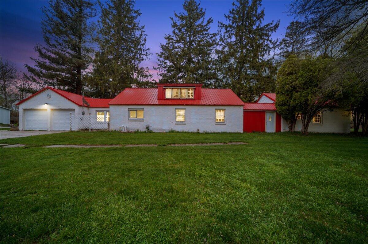 5599 Howard City Edmore Road Vestaburg, MI 48891 - Photo 2 of 50