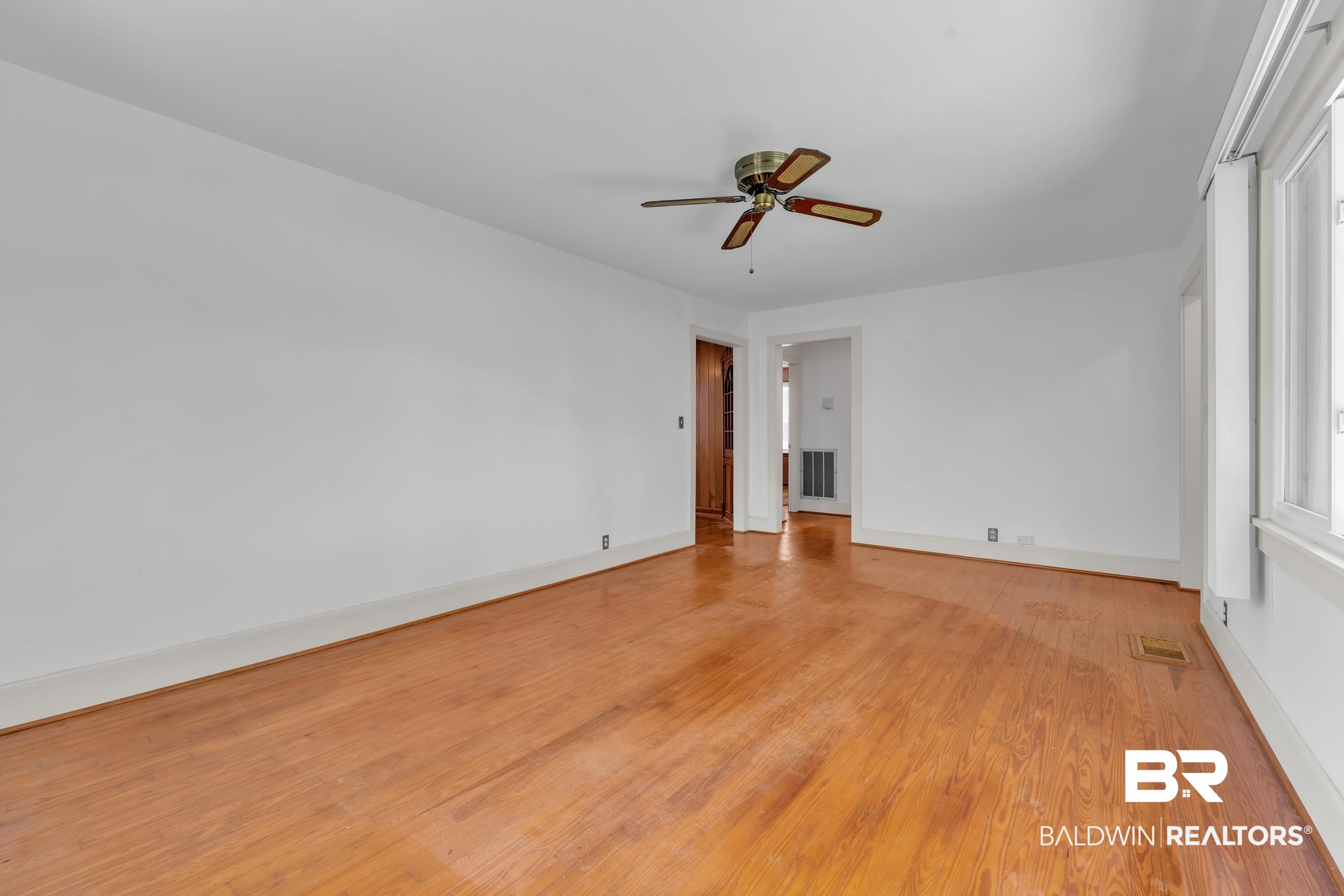 Living room 4