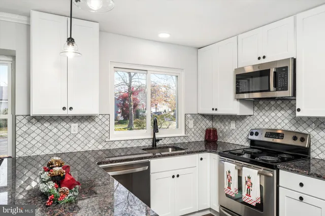 $420,000 | 48 Dunstable Road, Southampton, NJ 08088