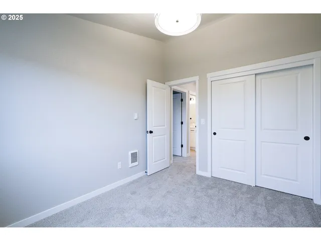 $369,900 | 4541 Southeast 97th Avenue, Portland, OR 97266