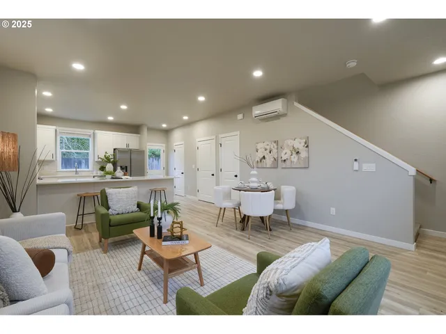 $369,900 | 4541 Southeast 97th Avenue, Portland, OR 97266