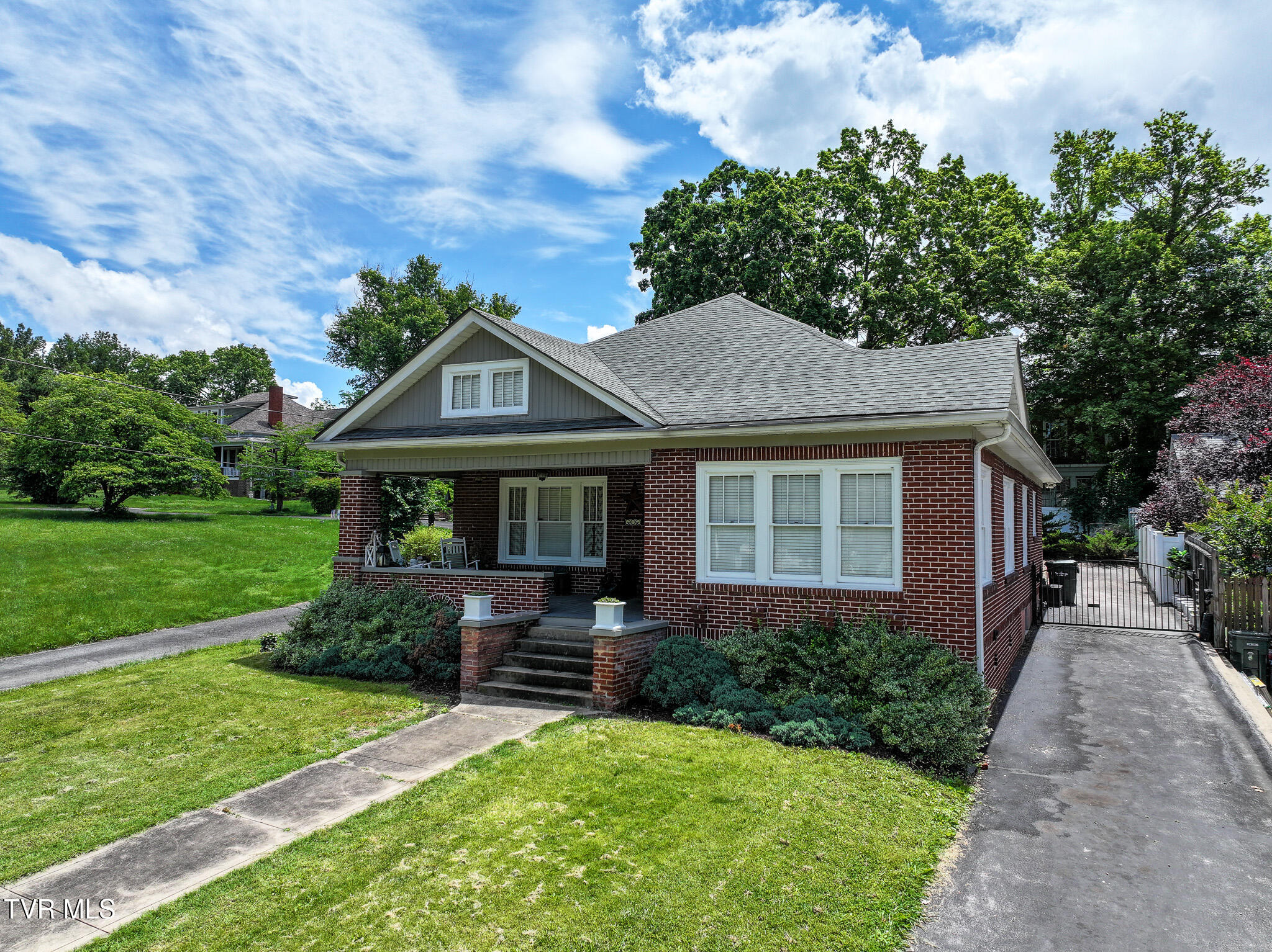 408 North Main Street Greeneville, TN 37745 - Photo 2 of 52 DJI_20250513130141_0512_D