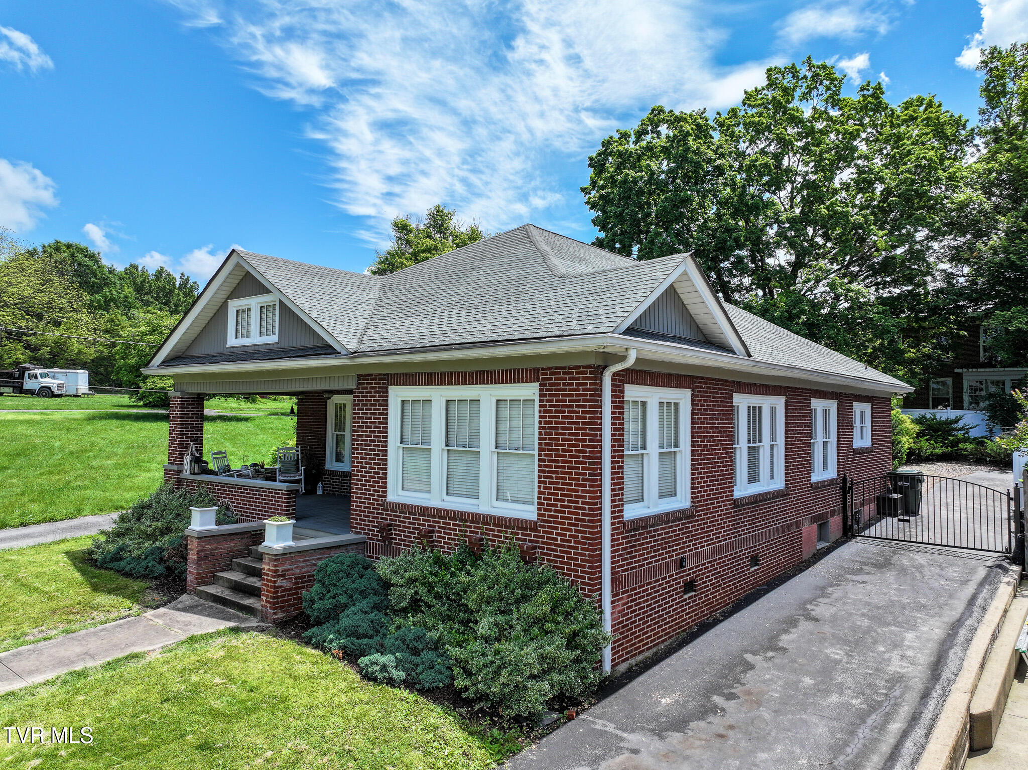 408 North Main Street Greeneville, TN 37745 - Photo 47 of 52 DJI_20250513125631_0496_D