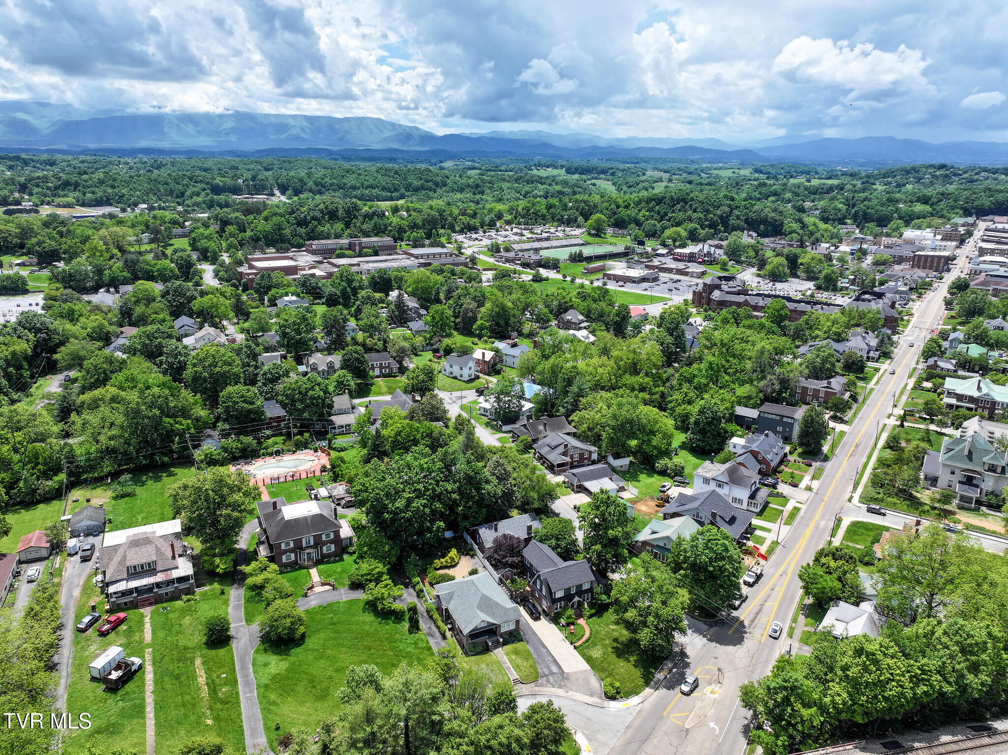 408 North Main Street Greeneville, TN 37745 - Photo 7 of 52 DJI_20250513125831_0503_D