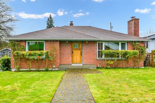 $725,000 | 5101 Delaware Avenue, Everett, WA 98203