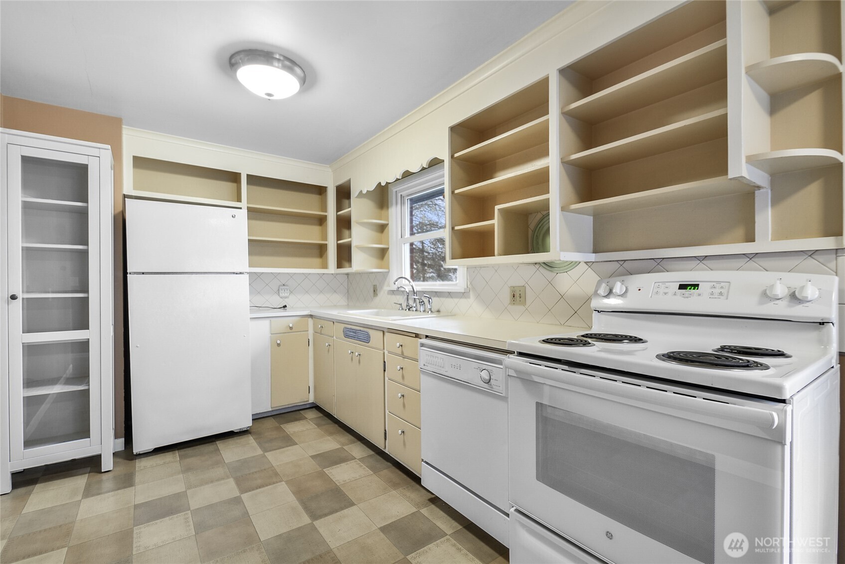 5101 Delaware Avenue Everett, WA 98203 - Photo 7 of 35